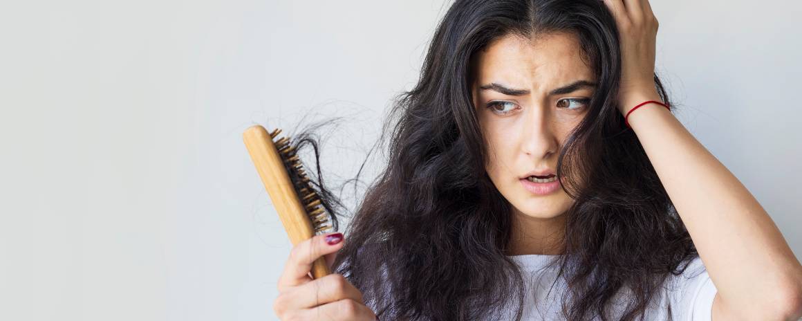 Vad orsakar svagt, skadat hår?
