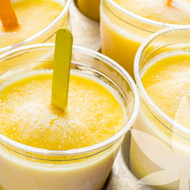 Smakrika popsicles med CBD och vitaminer på sommaren
